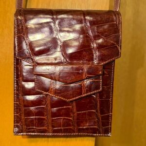 Beautiful Leather Crossbody by Titti Dell'Acqua
Handmade in Italy by Maxima